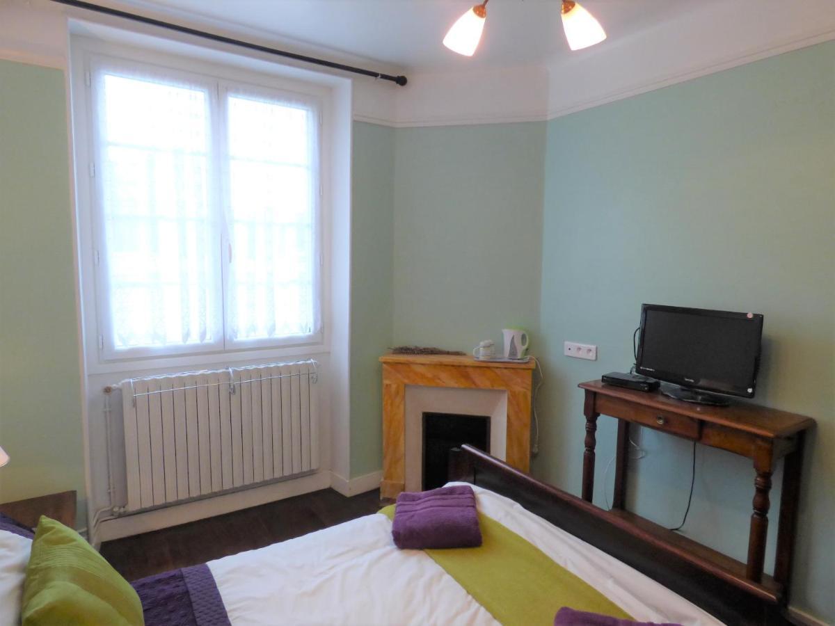 Les Tibles Bed and Breakfast Nanthiat Esterno foto