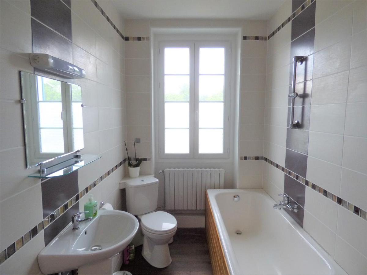Les Tibles Bed and Breakfast Nanthiat Esterno foto